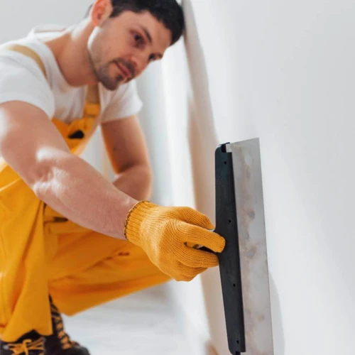 handyman-in-yellow